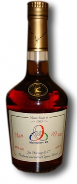 Сувенирный алкоголь с логотипом.