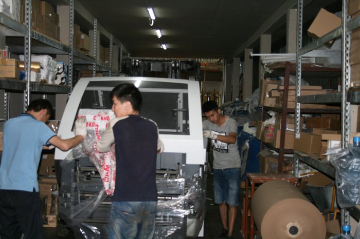 Перевозка и разгрузка оборудования в нашей типографии