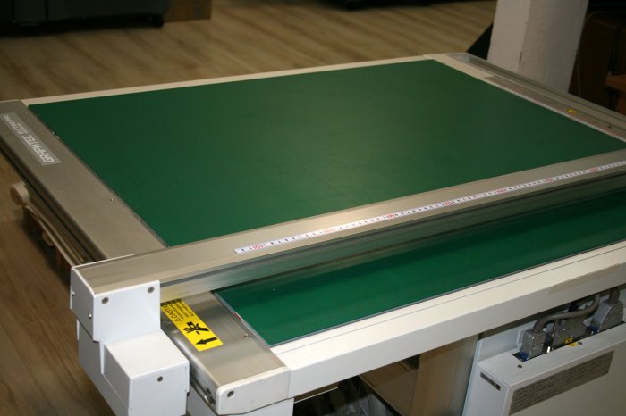     Graphtec FC2250-60VC.      